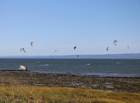 Kitesurfing